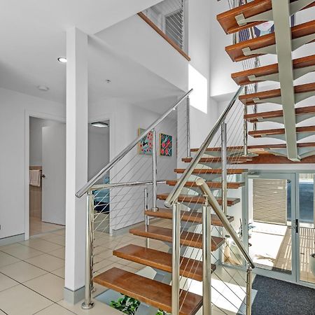 רדקליף Proximity Waterfront Apartments מראה חיצוני תמונה